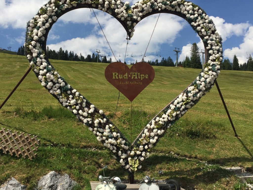 Herz mit Vespa auf der Alpe Rud