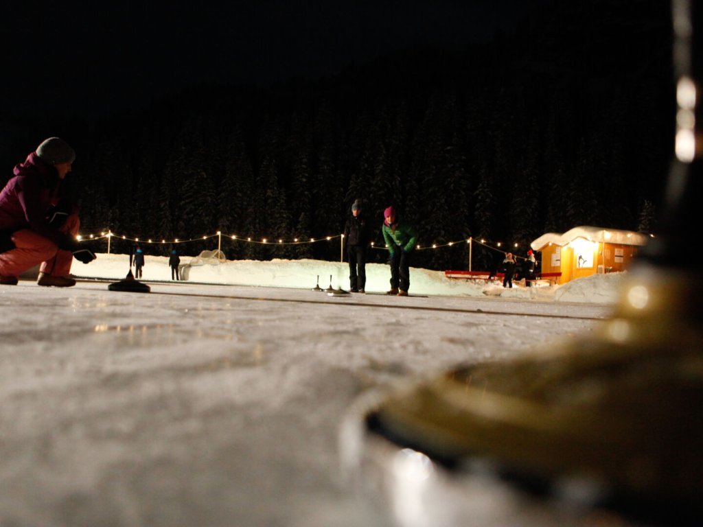 Natureislaufeplatz-Zuers (c) - Lech Zürs Tourismus.jpg